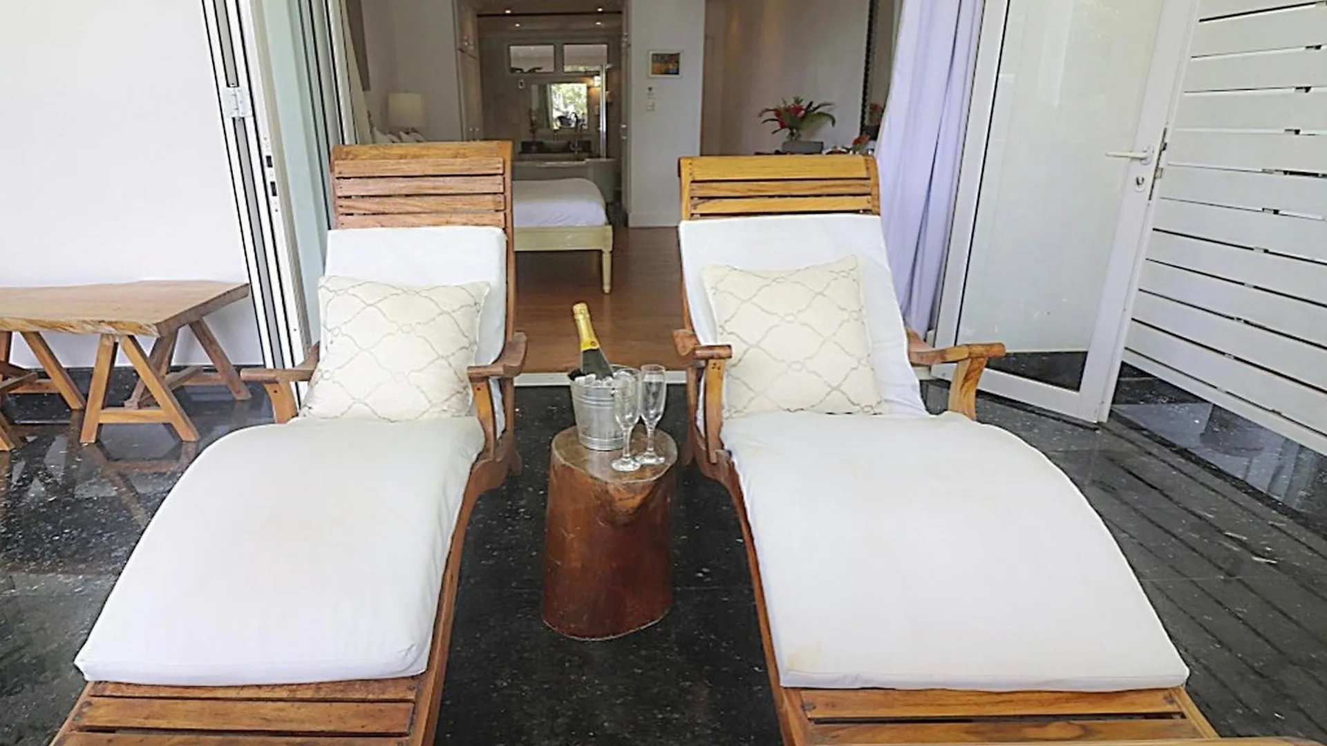 Chateau Elysium Beau Vallon  Seicheles
