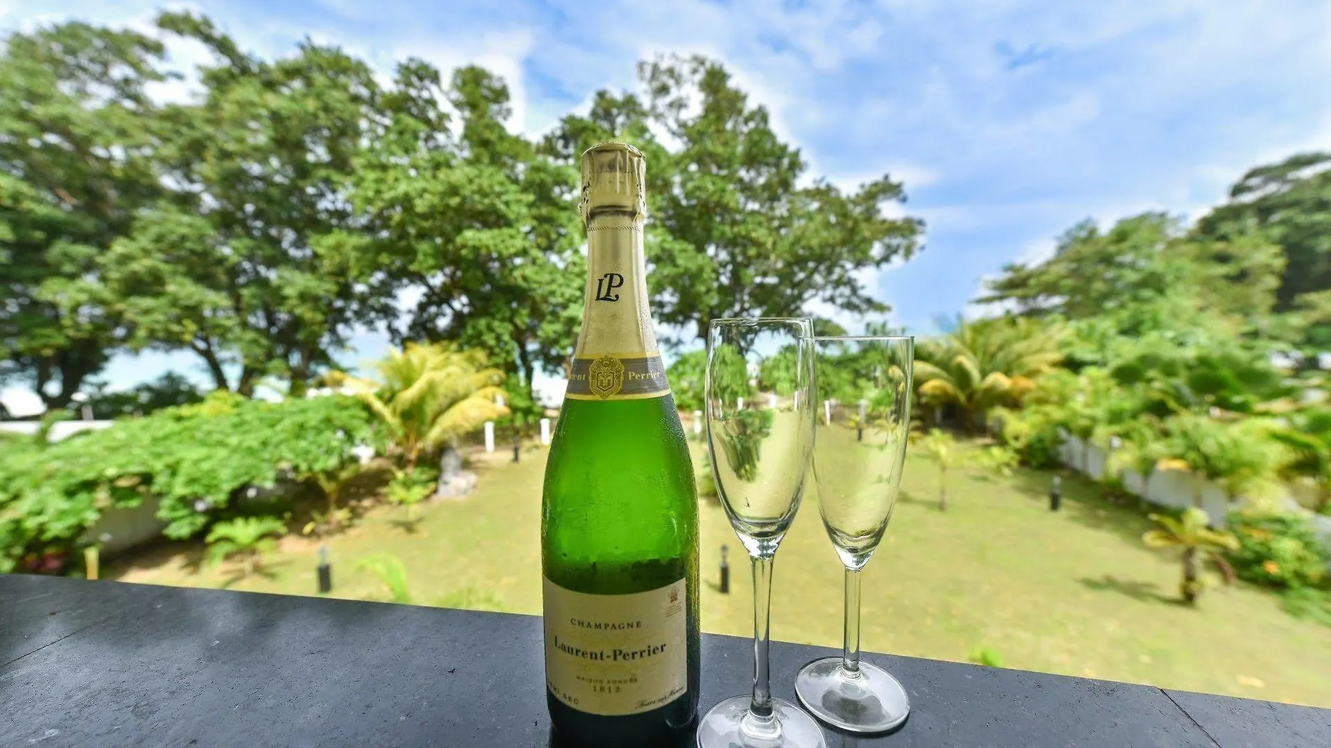 Chateau Elysium Beau Vallon  Hotel
