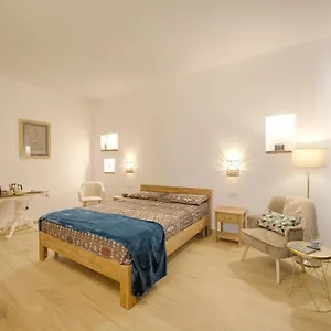 https://cozy-guest-house-downtown.in-sardinia.net