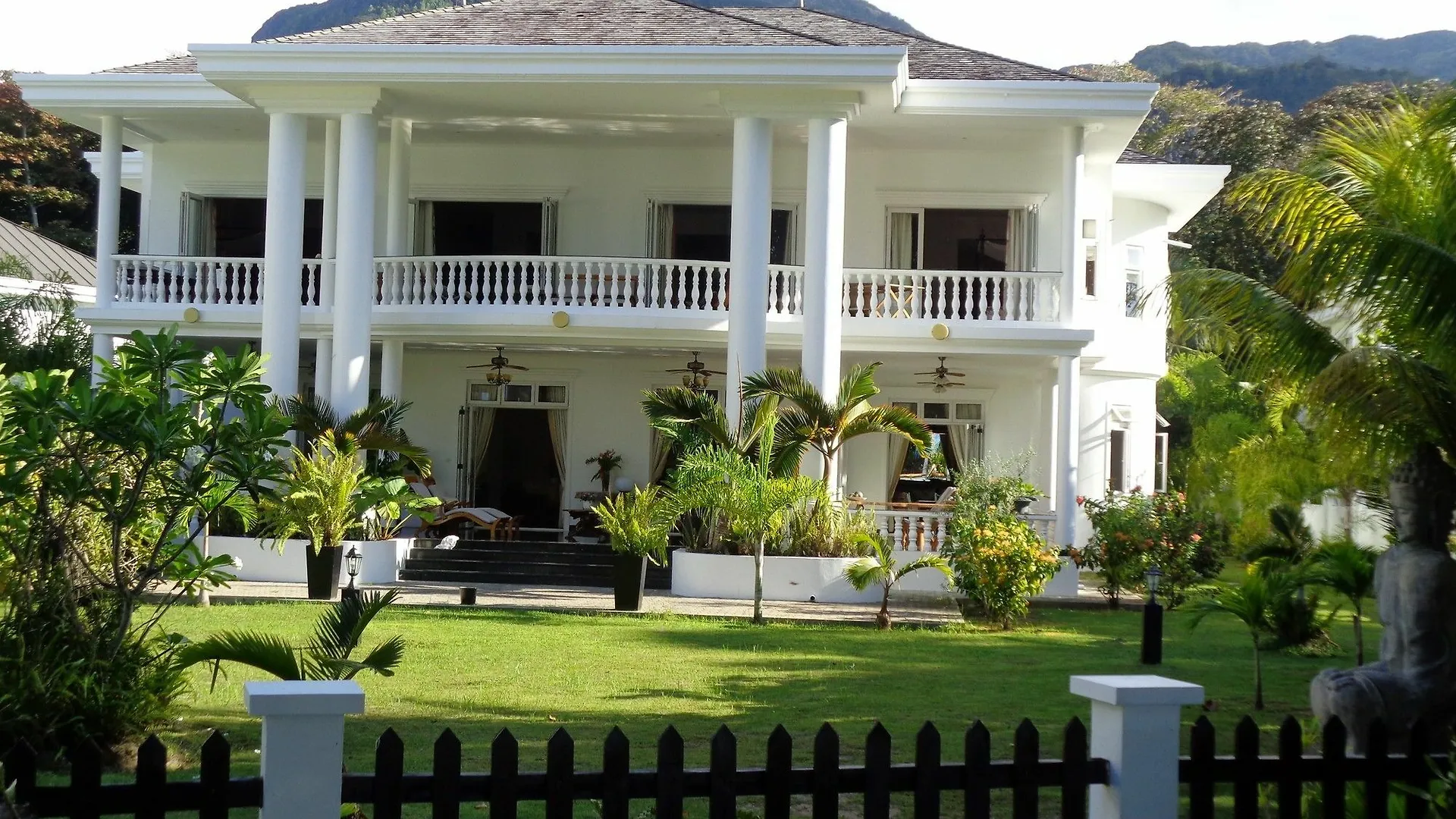 Chateau Elysium Hotel Beau Vallon  5*, Beau Vallon (Mahe)